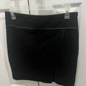 WhiteHouseBlackMarket Black Skirt size 00